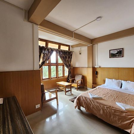 Hotel The Oak タワン エクステリア 写真