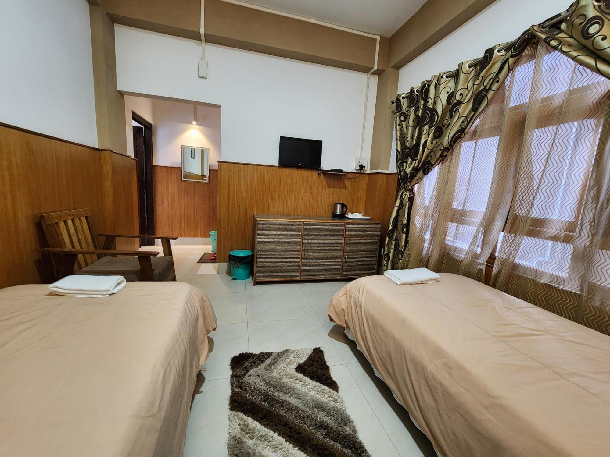 Hotel The Oak タワン エクステリア 写真
