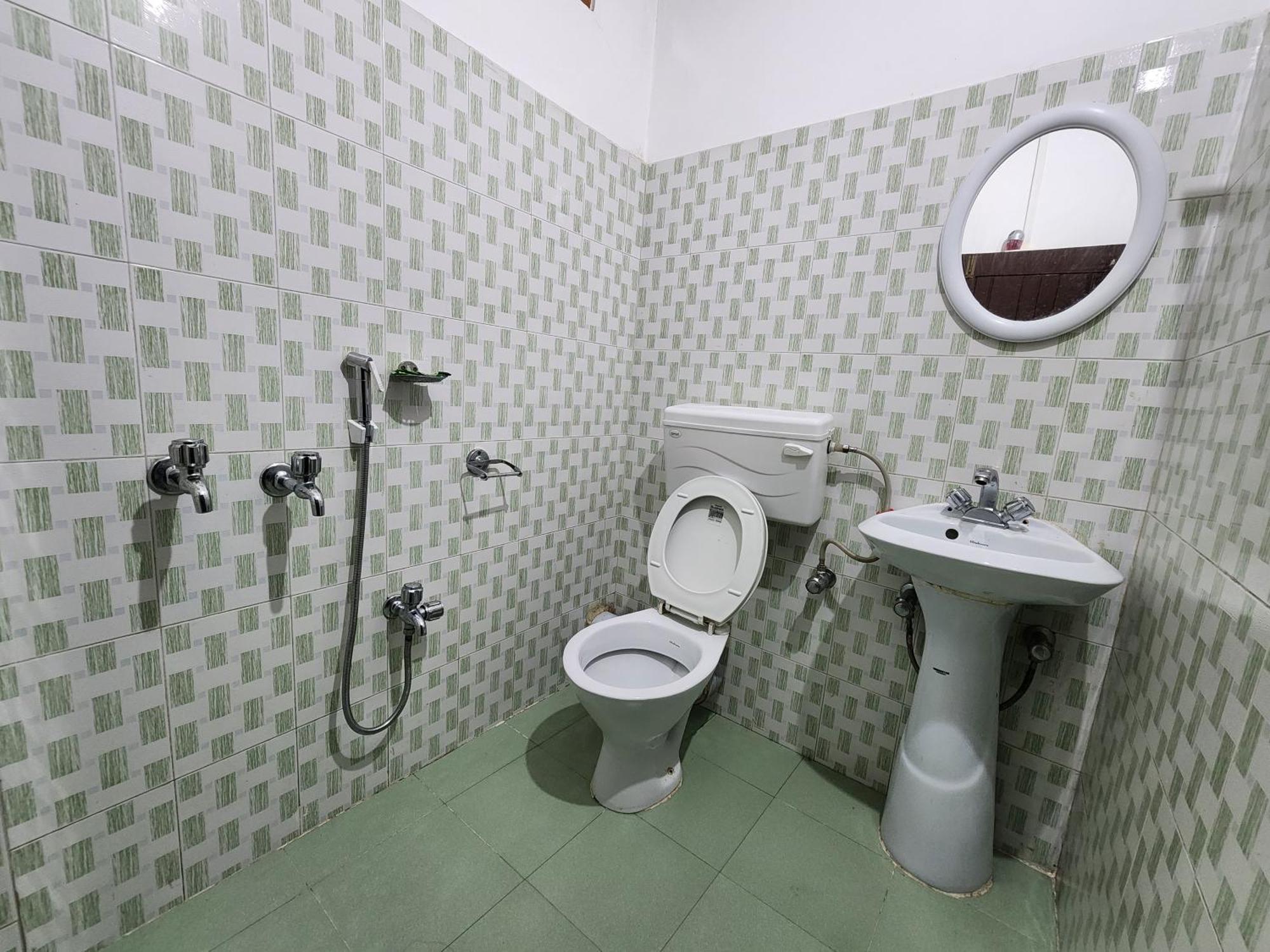 Hotel The Oak タワン エクステリア 写真