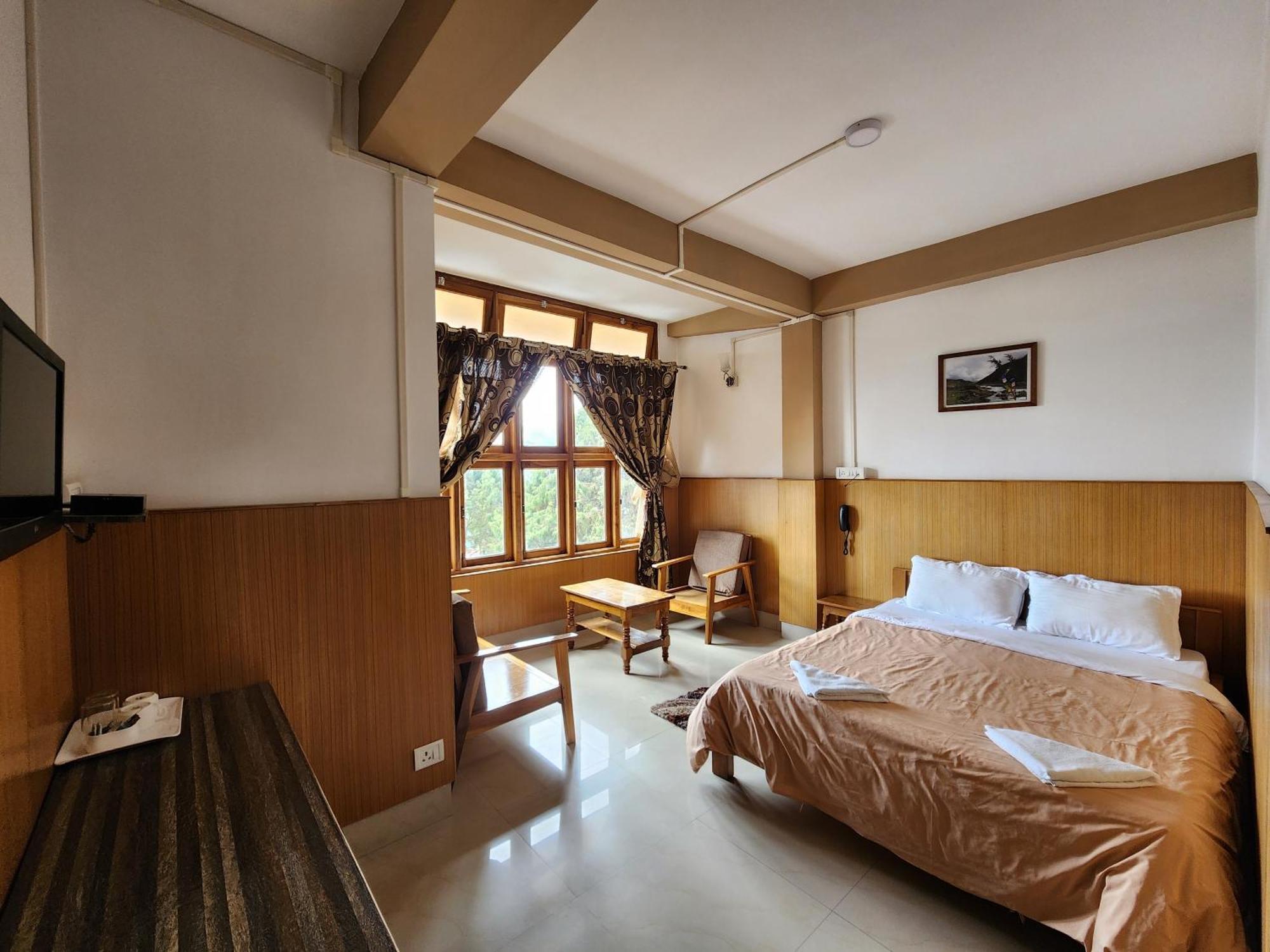 Hotel The Oak タワン エクステリア 写真