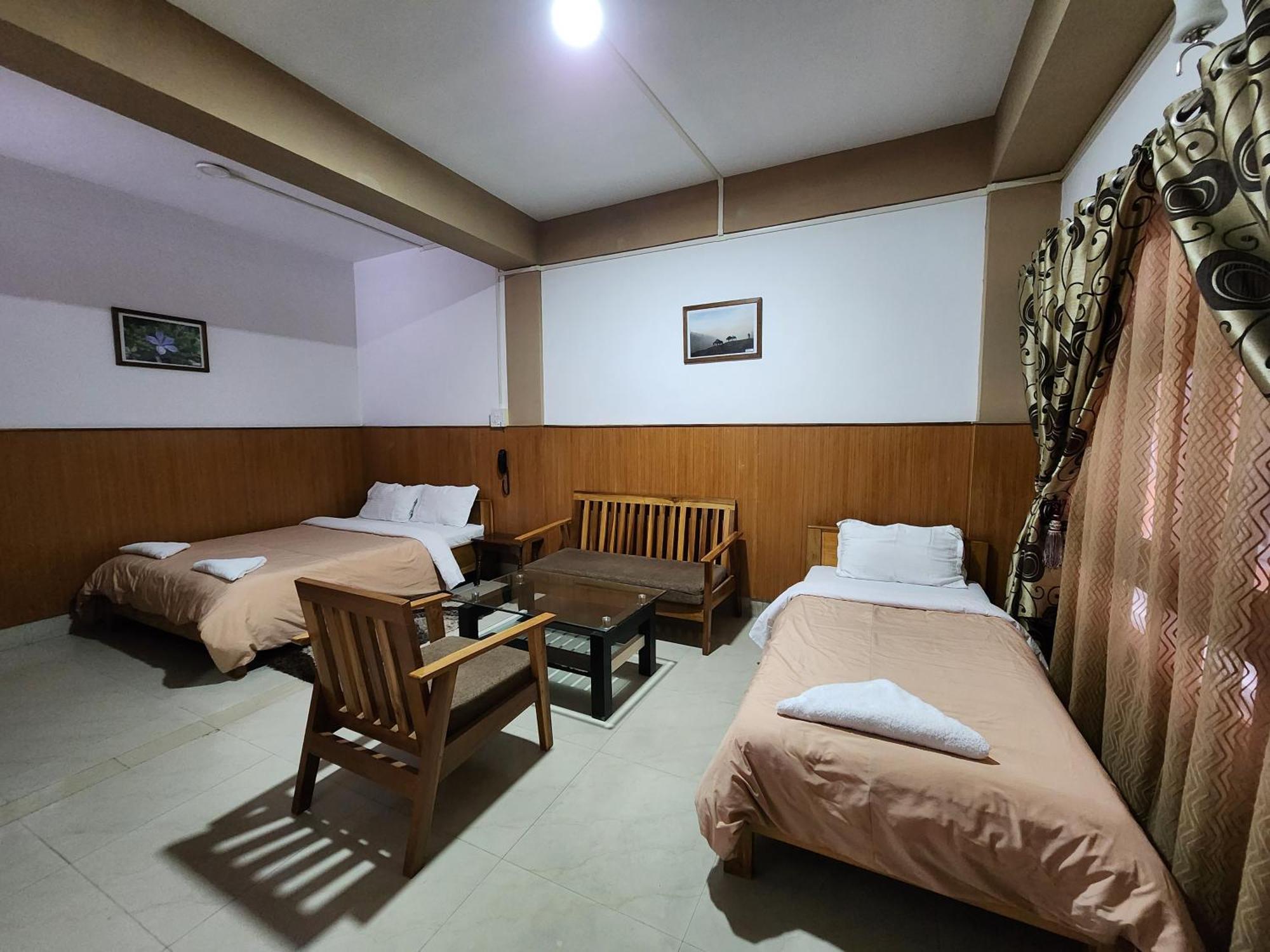 Hotel The Oak タワン エクステリア 写真