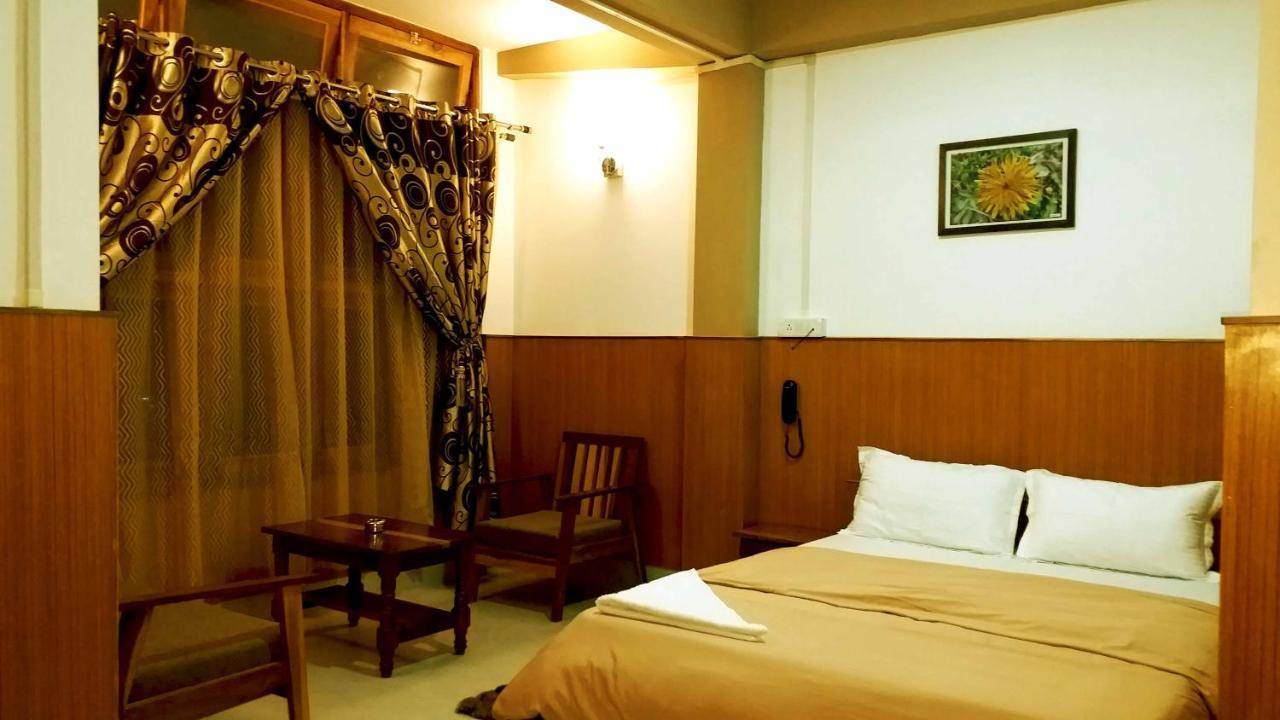 Hotel The Oak タワン エクステリア 写真